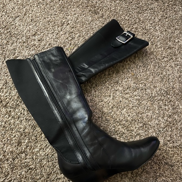 Beautiful Tahari boots - Picture 5 of 7